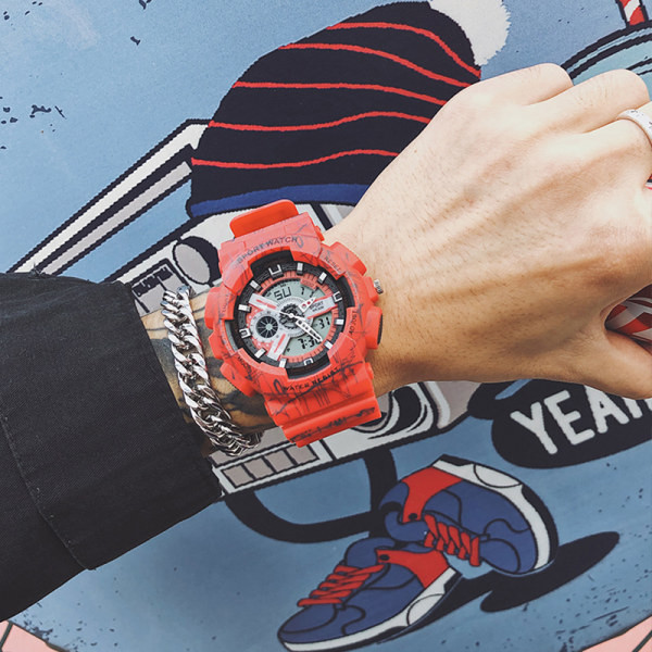 Színes férfi mechanikus karóra