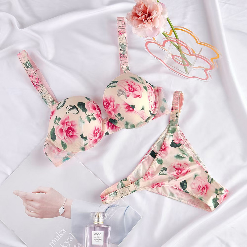 Naujas 2 dalių bikinių rinkinys raidėmis Sexy Bras Kalnų krištolas apatinis trikotažas Moteriški rinkiniai Rožinis Patogus Push Up Didelio dydžio liemenėlės kelnaičių apatinio trikotažo rinkinys