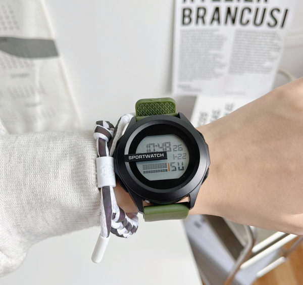 Vyriškas sportinis laikrodis su guminiu dirželiu ir žadintuvu