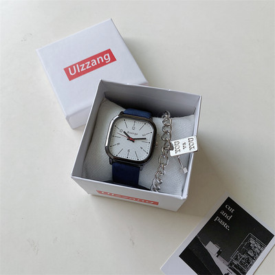 Retro stílusú férfi karóra négyzet alakú számlappal