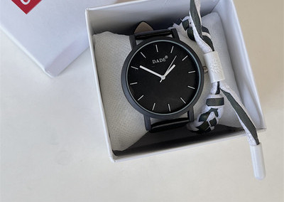 Vyriškas laisvalaikio laikrodis pagamintas iš eko odos