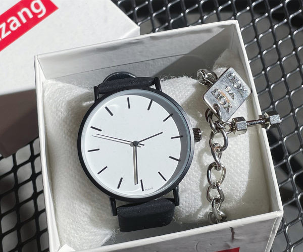 Uut mudelit ümara sihverplaadiga meeste käekell