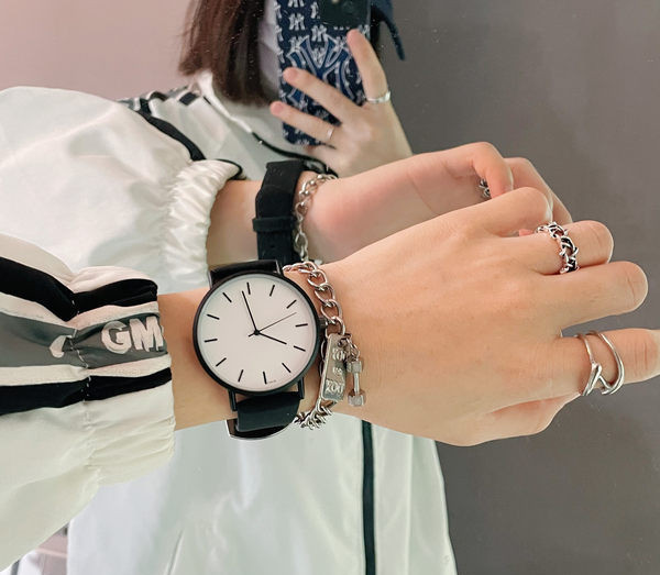 Uut mudelit ümara sihverplaadiga meeste käekell