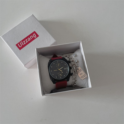 Vyriškas laikrodis su kvadratiniu ciferblatu ir silikoniniu dirželiu