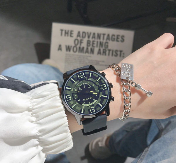 Vyriškas retro laikrodis su silikonine apyranke