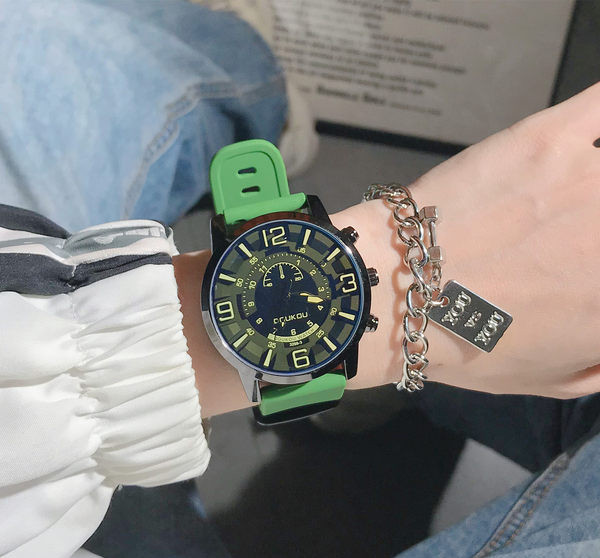 Vyriškas retro laikrodis su silikonine apyranke