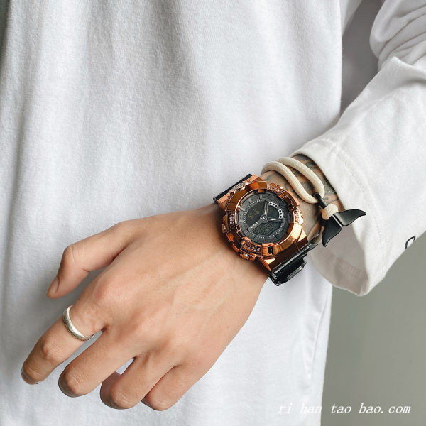 Sportlik meeste käekell