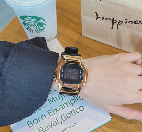 Ceas electronic pentru barbati cu curea din silicon