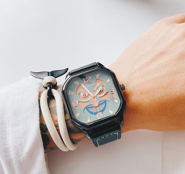 Uus mudel, ruudukujuline meeste käekell