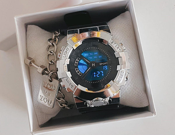 Sportinis-kasdienis laikrodis su gumine rankena - unisex modelis