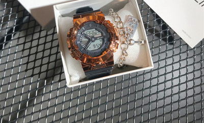 Apvalus, vandeniui atsparus vyriškas laikrodis