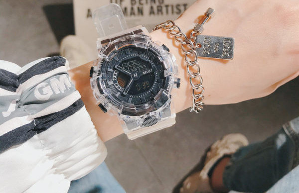 Apvalus, vandeniui atsparus vyriškas laikrodis