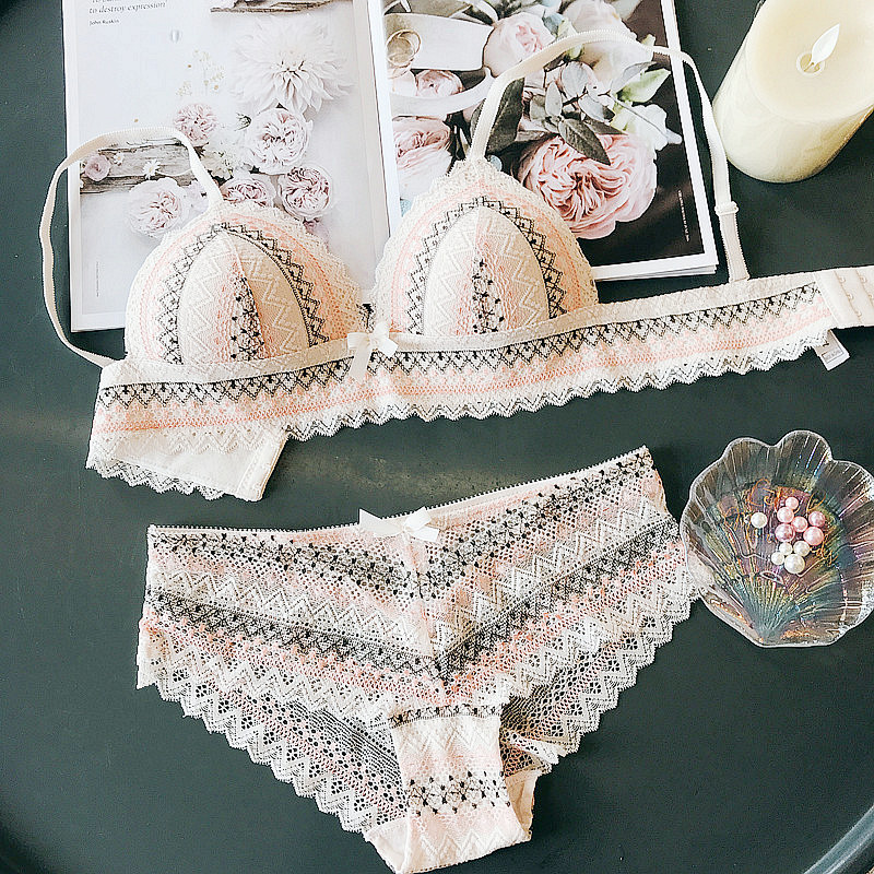 Tassikolmnurk traadita seksikas ööriided retro tikandiga kontrastvärvi naiste rinnahoidja ja aluspükste komplekt pits õhuke tass aluspesu