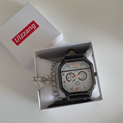 Muški sat s kvadratnim brojčanikom