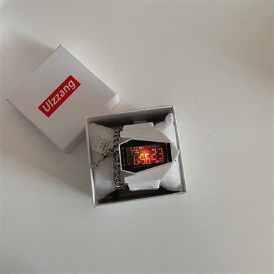 Meeste elektrooniline käekell jäävalgustusega