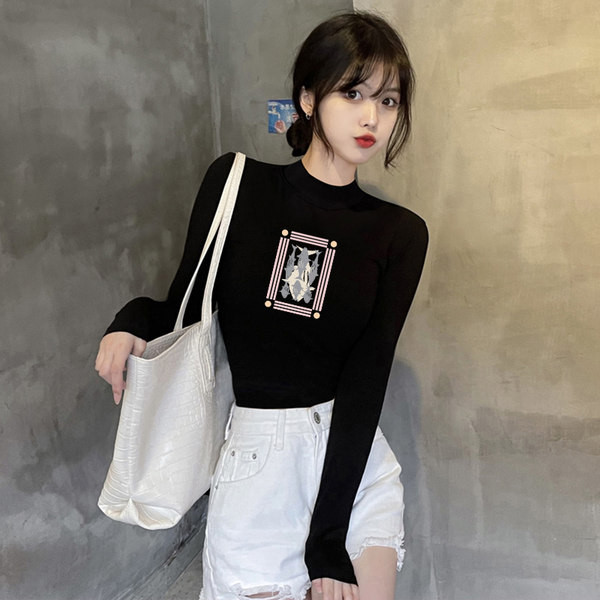 Bluză de damă elastică cu mâneci lungi și imprimeu