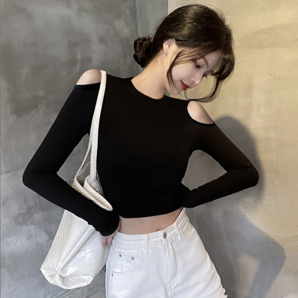 Uut mudelit paljaste õlgadega naiste pluus