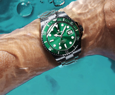 Vyriškas vandeniui atsparus laikrodis su metaline apyranke