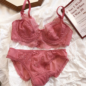 Naujas didelio dydžio BCD Cup liemenėlių rinkinys Sexy Lace Ultra plonas moteriškas apatinis trikotažas Vasarinės permatomos liemenėlės ir kelnaitės 70-85 BCD apatinis trikotažas