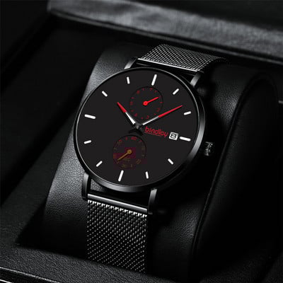 Üliõhukese sihverplaadi ja helendavate osutitega meeste käekell