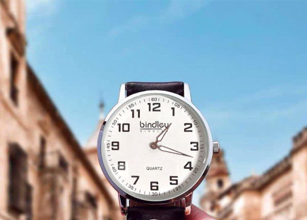 Vyriškas kelių spalvų laikrodis su odiniu dirželiu