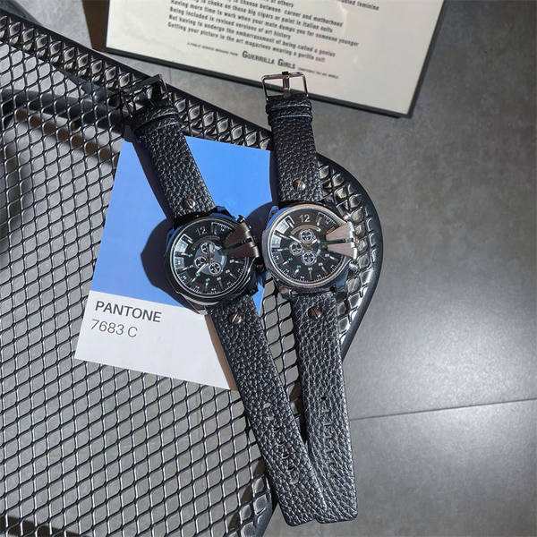 Paprastas vyriškas laikrodis su odiniu dirželiu