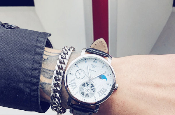 Naujo modelio vandeniui atsparus vyriškas laikrodis