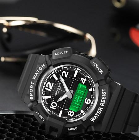 Férfi karóra világító talpbetéttel