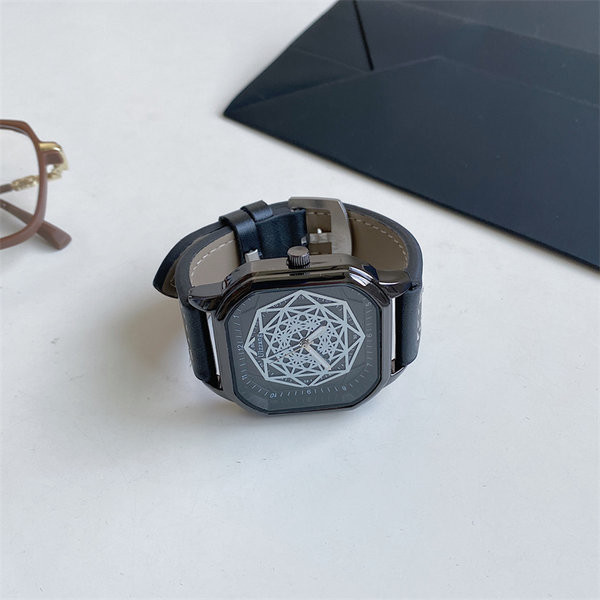 Vyriškas laikrodis su kvadratiniu ciferblatu ir ekologiškos odos apyranke