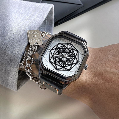 Modern négyzet alakú férfi karóra bőr szíjjal