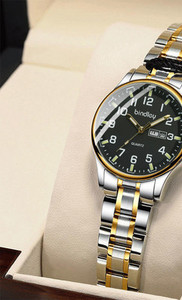 Világító férfi karóra ezüst és arany színben