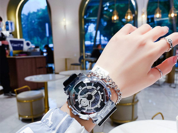 Paprastas vyriškas laikrodis su kalendoriumi ir žadintuvu