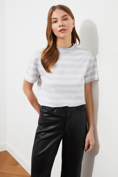 „Trendyol Striped Basic“ permatoma iškirptė megzti marškinėliai, moteriški 2021 m. apranga, madinga, kokybiška, vasaros pavasario marškinėliai, nauji laisvalaikio viršūnės, moteriškos, 2021 m. TWOSS21TS1204