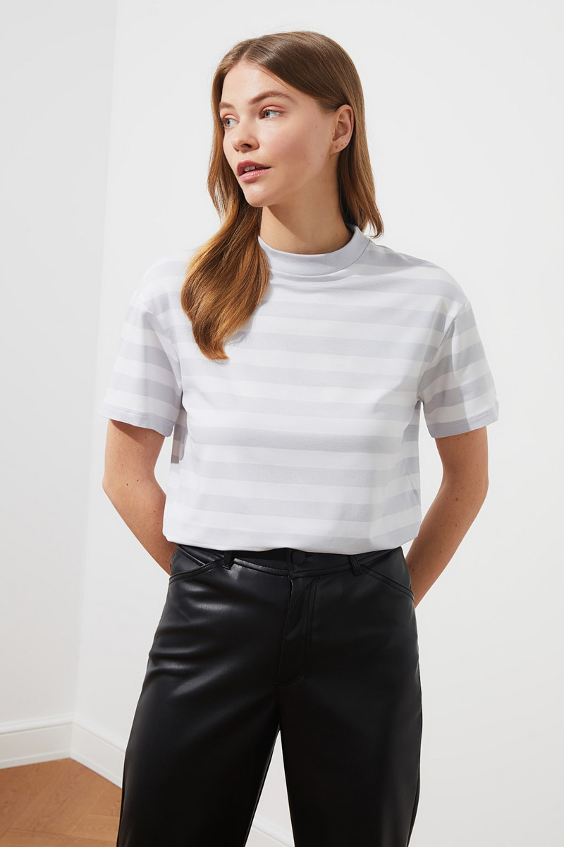 Trendyol Striped Basic läbipaistva kaelusega silmkoeline T-särk naiste 2021 riietus Moodne kvaliteet suvekevadine T-särk Uus vabaaja topid, naiste 2021 TWOSS21TS1204