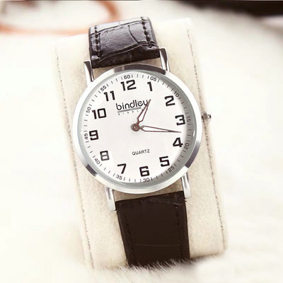 Vyriškas laikrodis su apvaliu ciferblatu ir tekstiliniu dirželiu