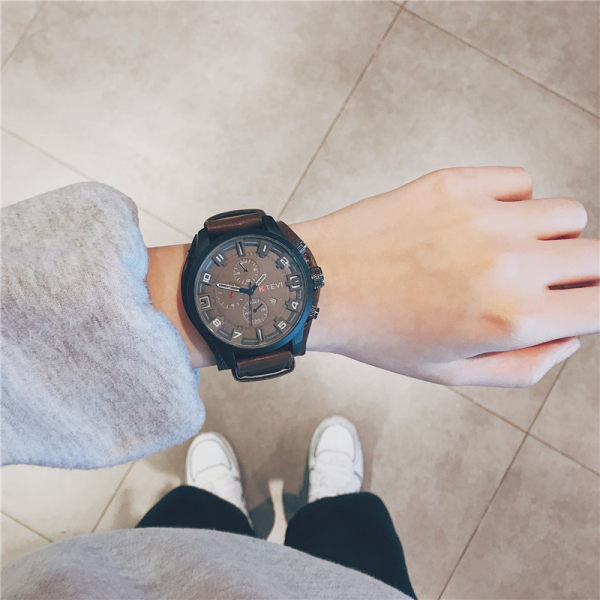 Vyriškas laikrodis su apvaliu ciferblatu ir ekologiškos odos apyranke