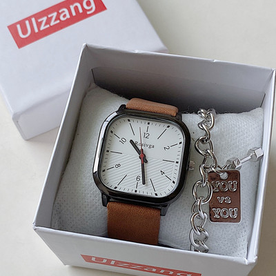 Férfi karóra négyzet alakú számlappal - retro modell