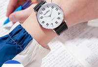 Alkalmi férfi karóra bőr vagy fém szíjjal