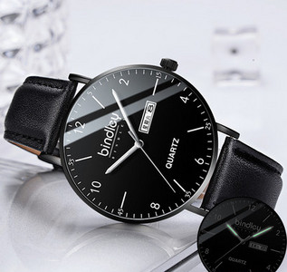 Alkalmi férfi karóra bőr vagy fém szíjjal