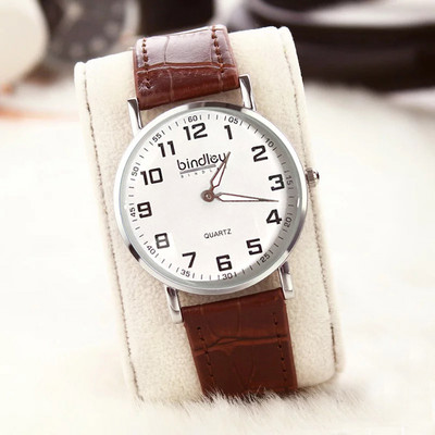 Alkalmi férfi karóra bőr vagy fém szíjjal