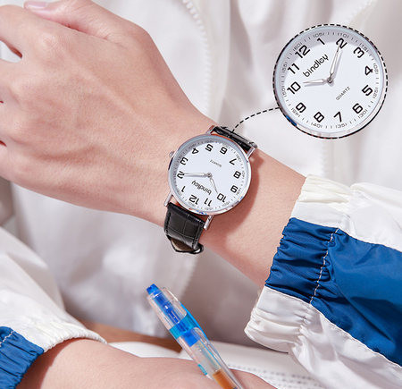 Alkalmi férfi karóra bőr vagy fém szíjjal