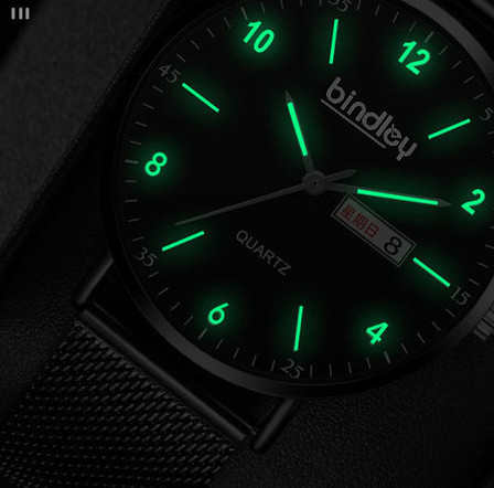 Férfi karóra fém szíjjal