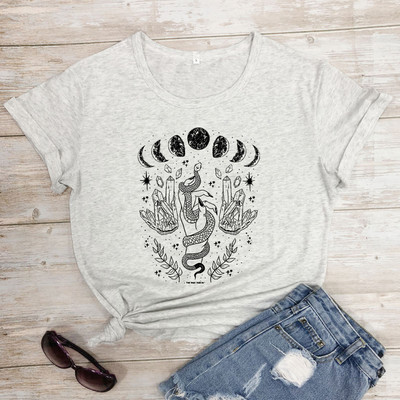 Mystical Moon With Snake póló Trendi Moon Phases Witch póló Camiseta Fashion Női Crescent Moon Grafikus felső póló