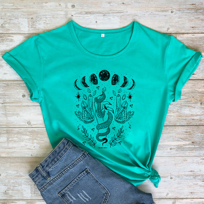 Mystical Moon With Snake póló Trendi Moon Phases Witch póló Camiseta Fashion Női Crescent Moon Grafikus felső póló
