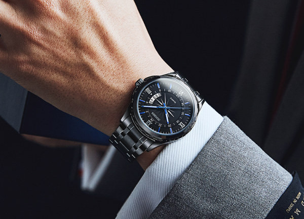 Mechanikus férfi karóra rozsdamentes acél szíjjal