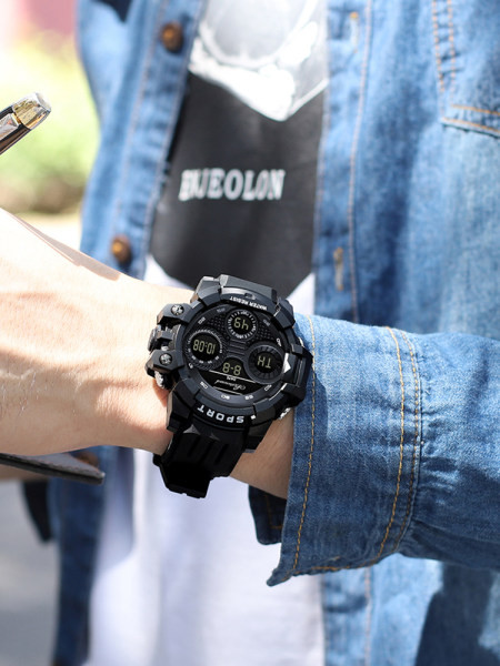 Sportiškas vyriškas laikrodis su guminiu dirželiu