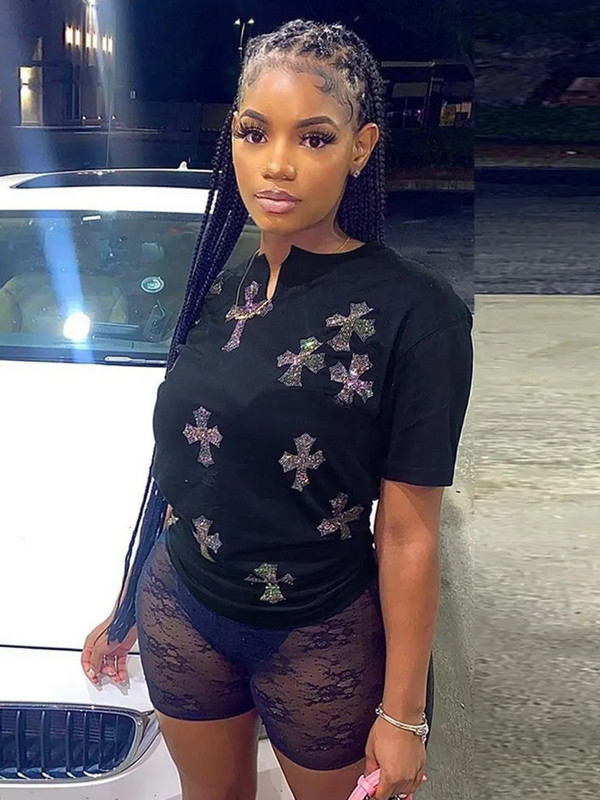 Sifreyr Tricou casual negru imprimat cu cruce pentru femei, la modă, cu diamante, cu decolteu în V, tricouri cu mânecă scurtă, Harajuku Streerwear, Top lejer de vară