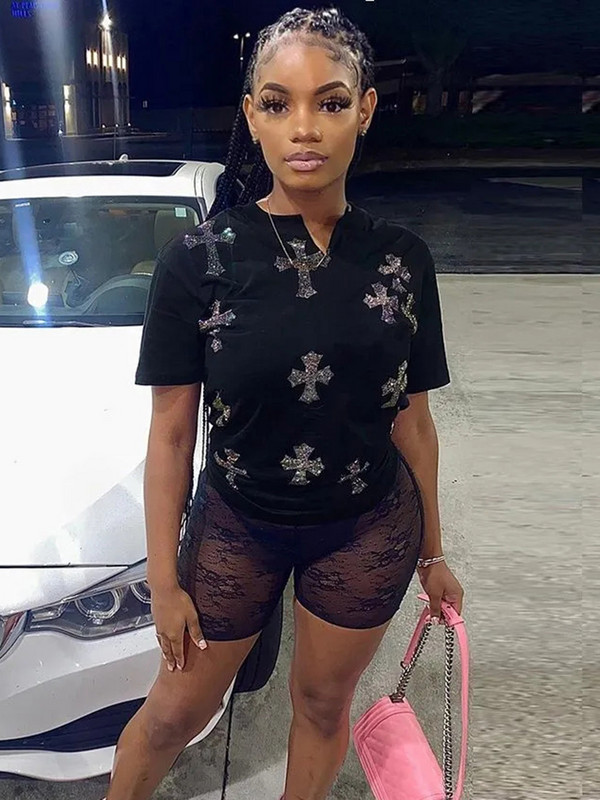 Sifreyr Tricou casual negru imprimat cu cruce pentru femei, la modă, cu diamante, cu decolteu în V, tricouri cu mânecă scurtă, Harajuku Streerwear, Top lejer de vară