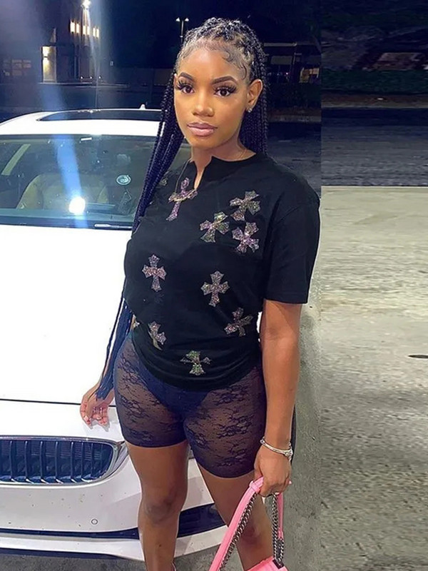 Sifreyr Tricou casual negru imprimat cu cruce pentru femei, la modă, cu diamante, cu decolteu în V, tricouri cu mânecă scurtă, Harajuku Streerwear, Top lejer de vară