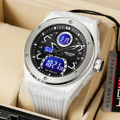 Férfi karóra ébresztőórával és naptárral